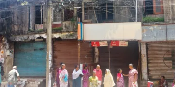 വിവാദത്തില്‍ കിടക്കുന്ന വലിയകട ലക്ഷ്മീപുരം മാര്‍ക്കറ്റ് കെട്ടിടത്തിന്റെ റോഡിലുള്ള ഭാഗം