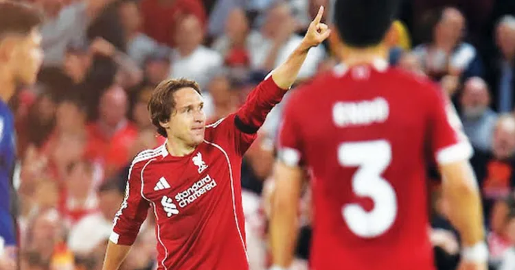 ഗോള് നേട്ടം ആഘോഷിക്കുന്ന ലിവര് താരം ഫെഡറികോ കിയേസ