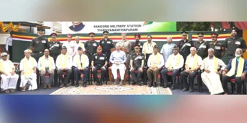 പാങ്ങോട് മിലിട്ടറി സ്‌റ്റേഷനില്‍ വിരമിച്ച സൈനികരെ ആദരിച്ച ചടങ്ങില്‍ ഗവര്‍ണര്‍ രാജേന്ദ്ര വിശ്വനാഥ് ആര്‍ലേക്കര്‍ മുഖ്യാതിഥിയായി പങ്കെടുത്തപ്പോള്‍