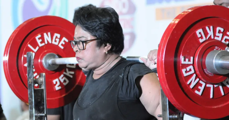 കോഴിക്കോട് ഇന്‍ഡോര്‍ സ്റ്റേഡിയത്തില്‍ നടക്കുന്ന നാഷണല്‍ മാസ്റ്റേഴ്‌സ് ക്ലാസിക് ആന്റ് എക്യൂപ്ഡ് പവര്‍ ലിഫ്റ്റിങ്ങ് ചാമ്പ്യന്‍ഷിപ്പില്‍ സ്ത്രീകളുടെ 84 കിലോഗ്രം എം3 വിഭാഗത്തില്‍ കേരളത്തിന്റെ മേരി ബീന ദേശീയ റെക്കോര്‍ഡ് നേടുന്നു