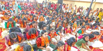 പാലാരിവട്ടം കണയന്നൂര്‍ എസ്എന്‍ഡിപി യൂണിയന്‍ ഹാളില്‍ നടന്ന ആയിരം വിദ്യാര്‍ത്ഥികളുടെ അദ്ധ്യാത്മരാമായണ പാരായണം