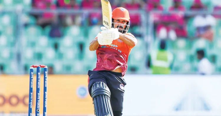 ട്രിവാന്ഡ്രം റോയല്സിനെതിരെ സല്മാന് നിസാറിന്റെ ബാറ്റിങ്