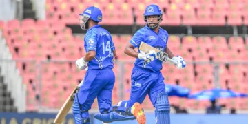 സഞ്ജു സാംസണും സാലി സാംസണും റണ്ണിനായുള്ള ശ്രമത്തില്‍