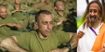 ഉക്രൈന്‍ പട്ടാളക്കാര്‍ ശ്രീശ്രീ രവിശങ്കറിന്‍റെ ആര്‍ട് ഓഫ് ലിവിംഗ് ക്ലാസില്‍ ബ്രീതിംഗ് വ്യായാമമുറയില്‍ മുഴുകുന്നു