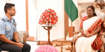 ബഹിരാകാശ യാത്രികന്‍ ഗ്രൂപ്പ് ക്യാപ്റ്റന്‍ ശുഭാംശു ശുക്ല രാഷ്ട്രപതി ദ്രൗപദി മുര്‍മുവിനെ സന്ദര്‍ശിച്ചപ്പോള്‍