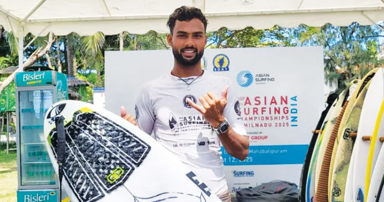 ഏഷ്യന്‍ സര്‍ഫിങ്ങില്‍ വെങ്കലം നേടിയ ഭാരത താരം രമേഷ് ബുഡിഹാലിന്റെ ആഹ്ലാദം