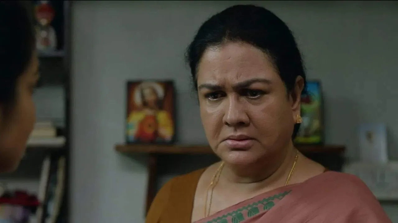 ഒരിയ്ക്കലും നടിയാവില്ല എന്ന് വിമര്ശിച്ച ശ്രീകുമാരന് തമ്പിസാറും എനിക്ക് ഗുരുതുല്ല്യന്…അന്ന് അദ്ദേഹം അത് പറഞ്ഞപ്പോള് സന്തോഷം തോന്നി: ഉര്വ്വശി