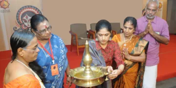 നവരാത്രി സര്‍ഗോത്സവം ആറാം ദിന സാംസ്‌കാരിക സമ്മേളനം സിനിമ താരം അഖില ശശിധരന്‍ ഉദ്ഘാടനം ചെയ്യുന്നു