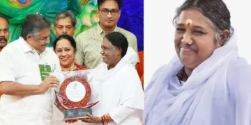 മന്ത്രി സജി ചെറിയാന്‍ മാതാ അമൃതാനന്ദമയിയെ 72ാം പിറന്നാള്‍ ദിനത്തില്‍ ആദരിയ്ക്കുന്നു