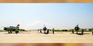 ചണ്ഡീഗഡ് വ്യോമതാവളത്തില്‍ മിഗ് 21 യുദ്ധവിമാനങ്ങള്‍ക്കുള്ള യാത്രയയപ്പില്‍ സൈന്യംനല്‍കിയ വാട്ടര്‍ സല്യൂട്ട്