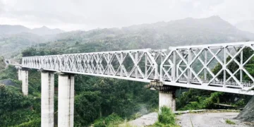 സൈരാങ് റെയില്‍വേസ്റ്റേഷന് സമീപം നിര്‍മിച്ച 114 മീറ്റര്‍ ഉയരമുള്ള കുരംഗ് പാലം