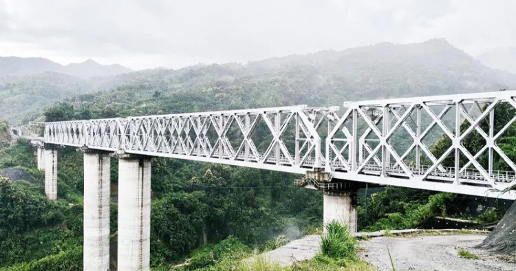 സൈരാങ് റെയില്‍വേസ്റ്റേഷന് സമീപം നിര്‍മിച്ച 114 മീറ്റര്‍ ഉയരമുള്ള കുരംഗ് പാലം