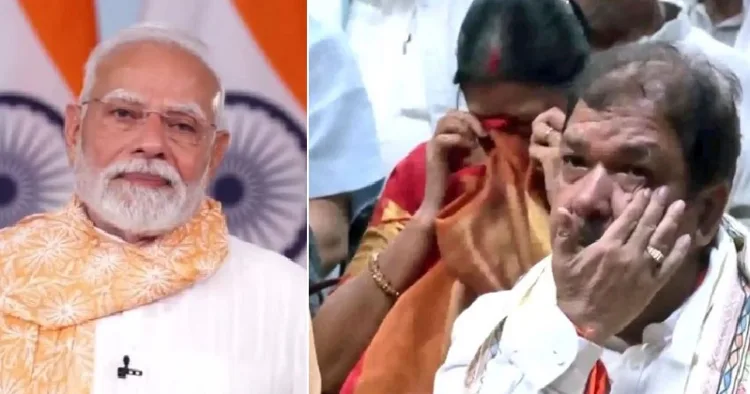 മോദിയുടെ പ്രസംഗം കേട്ട് കണ്ണീര്‍ വാര്‍ക്കുന്ന സദസ്സില്‍ ഇരിക്കുന്നവര്‍ (വലത്ത്)