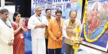 എറണാകുളം ഭാസ്‌കരീയം കണ്‍വെന്‍ഷന്‍ സെന്ററില്‍ ആരംഭിച്ച ദേശീയ സേവാഭാരതി കേരള ഘടകം വാര്‍ഷിക പൊതുയോഗത്തോടനുബന്ധിച്ചു നടന്ന സേവാ സങ്കല്‍പ് ഹൈക്കോടതി ജഡ്ജി ജസ്റ്റിസ് എന്‍. നഗരേഷ് ഉദ്ഘാടനം ചെയ്യുന്നു. രാഷ്ട്രീയ സേവാഭാരതി ഡെപ്യൂട്ടി ജന. സെകട്ടറി വിജയ് പുരാണിക്, സംസ്ഥാന ട്രഷറര്‍ പി.ആര്‍. രാജിമോള്‍, പ്രസിഡന്റ് ഡോ. രഞ്ജിത്ത് വിജയ്ഹരി, ജനറല്‍ സെക്രട്ടറി ഡോ. ശ്രീറാം ശങ്കര്‍, രാഷ്ട്രീയ സേവാഭാരതി ട്രസ്റ്റി അഡ്വ. റിബ മനോഹര്‍ സമീപം.