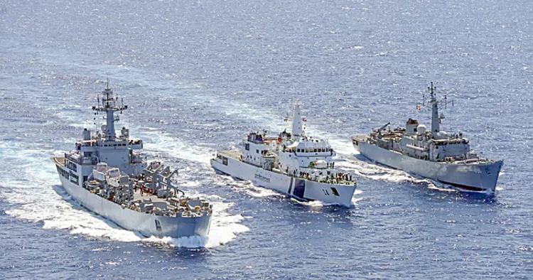 നാവികസേനയുടെ പടക്കപ്പലുകളായ ഐഎന്‍എസ് തിര്‍, ഐഎന്‍എസ് ശാര്‍ദൂല്‍, സിജിഎസ് സാരഥി എന്നിവ സെയ്‌ഷെല്‍സ് പര്യടനത്തിനിടെ