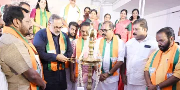 പൊന്‍കുന്നത്ത് ബിജെപി കോട്ടയം ഈസ്റ്റ് ജില്ലാ കാര്യാലയം 'ശ്രീധരീയം' സംസ്ഥാന അധ്യക്ഷന്‍ രാജീവ് ചന്ദ്രശേഖര്‍ ഉദ്ഘാടനം ചെയ്യുന്നു