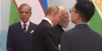 മോദിയും പുടിനും ഷീജിന്‍ പിങ്ങും ഗൗരവത്തില്‍ ചര്‍ച്ച നടത്തുമ്പോള്‍ മാറ്റിനിര്‍ത്തപ്പെട്ട ഷെഹ്ബാസ് ഷെരീഫ്