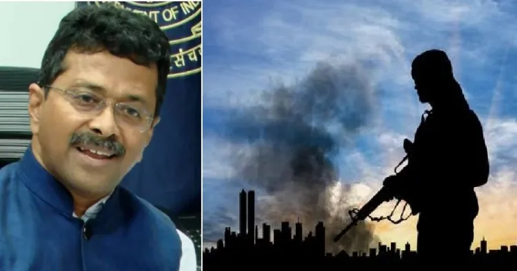 കസ്റ്റംസ് കമ്മീഷണര്‍ ഡോ. ടി ടിജു (ഇടത്ത്)