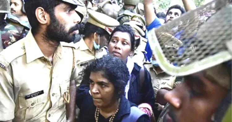 ശബരിമലയില്‍ ആചാരലംഘനത്തിനായി പിണറായി സര്‍ക്കാര്‍ യുവതികളെ പ്രവേശിപ്പിച്ചപ്പോള്‍ (ഫയല്‍ ചിത്രം)