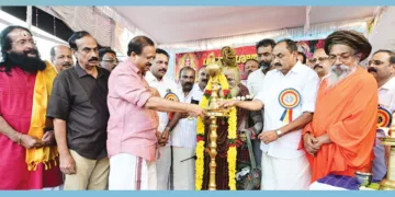 ഗണേശോത്സവങ്ങള്‍ക്ക് സമാപനം കുറിച്ചുകൊണ്ടു നടന്ന സാംസ്‌കാരിക സമ്മേളനം പഴവങ്ങാടിയില്‍ മുന്‍കേന്ദ്രമന്ത്രി വി.മുരളീധരന്‍ ഉദ്ഘാടനം ചെയ്യുന്നു