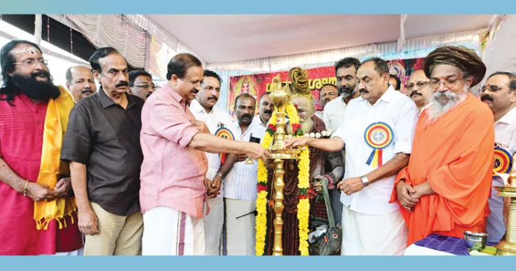 ഗണേശോത്സവങ്ങള്‍ക്ക് സമാപനം കുറിച്ചുകൊണ്ടു നടന്ന സാംസ്‌കാരിക സമ്മേളനം പഴവങ്ങാടിയില്‍ മുന്‍കേന്ദ്രമന്ത്രി വി.മുരളീധരന്‍ ഉദ്ഘാടനം ചെയ്യുന്നു