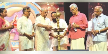 യോഗക്ഷേമസഭ സംസ്ഥാന സമ്മേളനം ഗവര്‍ണര്‍ രാജേന്ദ്ര വിശ്വനാഥ് ആര്‍ലേക്കര്‍ ഉദ്ഘാടനം ചെയ്യുന്നു