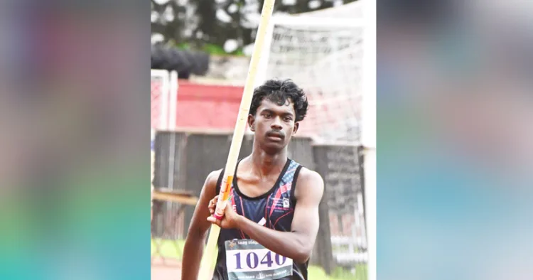 കടംവാങ്ങി നല്‍കിയ പോളുമായി അലന്‍ പോല്‍വാള്‍ട്ട് മത്സരത്തിനിറങ്ങുന്നു