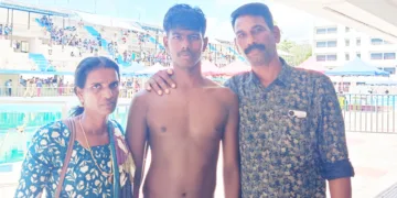 അതുല്‍ രാജും അച്ഛന്‍ രാജീവും അമ്മ ശ്രീജയും