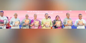 രാഷ്ട്രധര്‍മ മാസിക പുറത്തിറക്കിയ സംഘം: വിചാരയാത്രയുടെ 100 വര്‍ഷങ്ങള്‍ പ്രത്യേക പതിപ്പ് ആര്‍എസ്എസ്
സര്‍കാര്യവാഹ് ദത്താത്രേയ ഹൊസബാളെ പ്രകാശനം ചെയ്യുന്നു