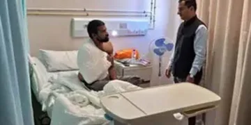 ചികിത്സയില്‍ കഴിയുന്ന ഇന്ത്യന്‍ പൗരനെ ഹൈക്കമ്മീഷന്‍ ഓഫീസര്‍ സന്ദര്‍ശിക്കുന്നു