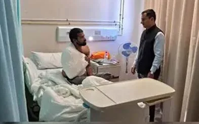 ചികിത്സയില്‍ കഴിയുന്ന ഇന്ത്യന്‍ പൗരനെ ഹൈക്കമ്മീഷന്‍ ഓഫീസര്‍ സന്ദര്‍ശിക്കുന്നു