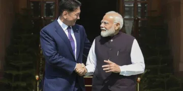 പ്രധാനമന്ത്രി നരേന്ദ്ര മോദി മംഗോളിയന്‍ പ്രസിഡന്റ് ഖുറെല്‍സുഖ് ഉഖ്നയുമായി ന്യൂദല്‍ഹിയിലെ ഹൈദരാബാദ് ഹൗസില്‍ കൂടിക്കാഴ്ച നടത്തിയപ്പോള്‍