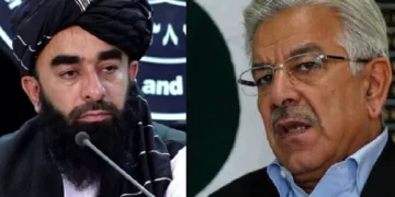 താലിബാന്‍ വക്താവ് (ഇടത്ത്) പാകിസ്ഥാന്‍ പ്രതിരോധമന്ത്രി ഖ്വാജ ആസിഫ് (വലത്ത്)