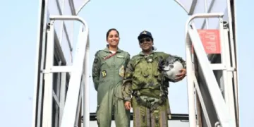 ശിവാംഗി സിങ്ങിനൊപ്പം രാഷ്ട്രപതി ദ്രൗപദി മുര്‍മു