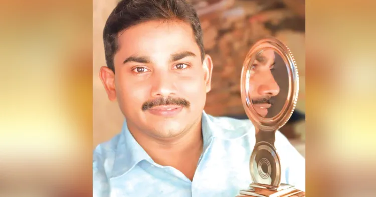 അടയ്ക്കാപുത്തൂര്‍ കണ്ണാടിയുമായി എം.പി. കൃഷ്ണകുമാര്‍