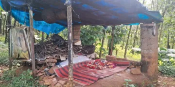 കുട്ടി അന്തിയുറങ്ങിയിരുന്ന വിറക് പുര