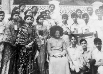 ശിബിരാര്‍ത്ഥികള്‍ ബാബയോടൊപ്പം