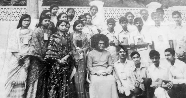 ശിബിരാര്‍ത്ഥികള്‍ ബാബയോടൊപ്പം