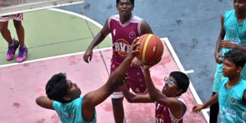 ഭാരതീയ വിദ്യാഭവന്‍ വട്ടിയൂര്‍ക്കാവ്-നസറത്ത് ഹോം
പോരാട്ടത്തില്‍ നിന്ന്‌