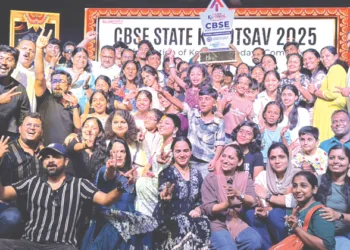 മരങ്ങാട്ടുപിള്ളി ലേബര്‍ ഇന്ത്യ പബ്ലിക്ക് സ്‌കൂളില്‍ നടന്ന സംസ്ഥാന സിബിഎസ്ഇ കലോത്സവത്തില്‍ ഓവറോള്‍ ചാമ്പ്യന്‍ഷിപ്പ് നേടിയ മലബാര്‍ സഹോദയ ടീം