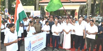 തിരുവനന്തപുരത്ത് നടന്ന ഏകതാ പദയാത്ര ഗവര്‍ണര്‍ രാജേന്ദ്ര വിശ്വനാഥ് ആര്‍ലേക്കര്‍ ഫ്‌ളാഗ് ഓഫ് ചെയ്യുന്നു. കേരള യൂണിവേഴ്സ്റ്റി വിസി ഡോ. മോഹനന്‍ കുന്നുമ്മല്‍, മുന്‍ കേന്ദ്രമന്ത്രി വി. മുരളീധരന്‍ തുടങ്ങിയവര്‍ സമീപം