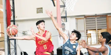 എഫ്രേംസ്-ഗിരിദീപം ബാസ്‌കറ്റ്‌ബോള്‍ പോരാട്ടത്തില്‍ നിന്ന്‌