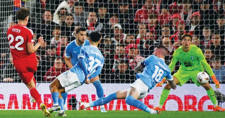 നോട്ടിങ്ങാം താരം റയാന്‍ യേറ്റ്‌സ്(ഇടത്തേ അറ്റം)
സ്‌കോര്‍ ചെയ്യുന്നു