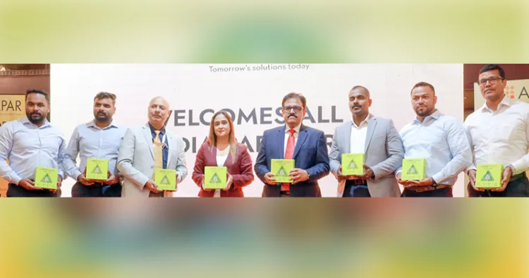 കൊച്ചിയില് നടന്ന ചടങ്ങില് അപാര് ശക്തി ഗ്രീന് വയര് ശശി അമിന്, ഷിബിന് ജോസ്, സുഭാശിഷ് ഡേ, ഷൈലജ ചോപ്ര എന്നിവര് ചേര്ന്ന് കേരള വിപണയില് അവതരിപ്പിച്ചപ്പോള്.