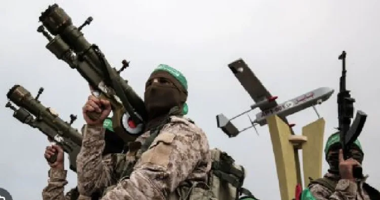 ഹമാസ് ഭീകരര്‍ 2023 ഒക്ടോബര്‍ 7ന് ഇസ്രയേലില്‍ റോക്കറ്റുകളും ഡ്രോണുകളും ഉപയോഗിച്ച് ആക്രമണം നടത്തുന്നു ഇതേ മാതൃകയില്‍ ഡോക്ടര്‍ഭീകരര്‍ ദല്‍ഹിയില്‍ ആക്രമണം നടത്താന്‍ പദ്ധതിയിട്ടിരുന്നു.