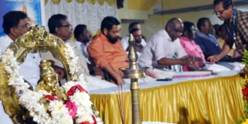 കട്ടുകട്ട് കെട്ട നാളമായി....2019 നവംബർ 15ന് എൻ.വാസു തിരുവിതാംകൂർ ദേവസ്വം ബോർഡ് പ്രസിഡന്റായി ചുമതലയേറ്റ് രജിസ്റ്ററിൽ ഒപ്പിടുമ്പോൾ അയ്യപ്പ വിഗ്രഹത്തിന് മുന്നിലെ നിലവിളക്ക് കെടുന്നു