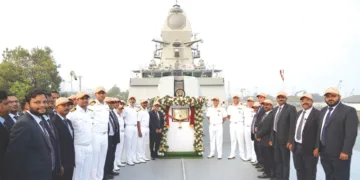 മുംബൈ മസഗോണ്‍ ഡോക്കില്‍ നടന്ന ചടങ്ങില്‍ താരഗിരി യുദ്ധക്കപ്പല്‍ നാവികസേനയ്ക്ക് കൈമാറിയപ്പോള്‍.