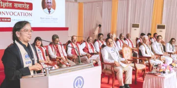 കേരള കേന്ദ്ര സര്‍വകലാശാലയുടെ ഒന്‍പതാമത് ബിരുദദാന സമ്മേളനത്തില്‍ സിഎസ്‌ഐആര്‍ ഡയറക്ടര്‍ ജനറലും ഡിഎസ്‌ഐആര്‍ സെക്രട്ടറിയുമായ ഡോ. എന്‍. കലൈശെല്‍വി സംസാരിക്കുന്നു