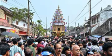 കല്പാത്തി രഥോത്സവം രണ്ടാം ദിവസം മന്തക്കര ഗണപതി ക്ഷേത്രത്തിലെ രഥപ്രയാണം