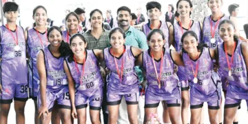 എസെച്ച് ബാസ്‌കറ്റ്‌ബോളില്‍ ജേതാക്കളായ ലിറ്റില്‍ ഫ്‌ളവര്‍ കൊരട്ടി സ്‌കൂള്‍ ടീം